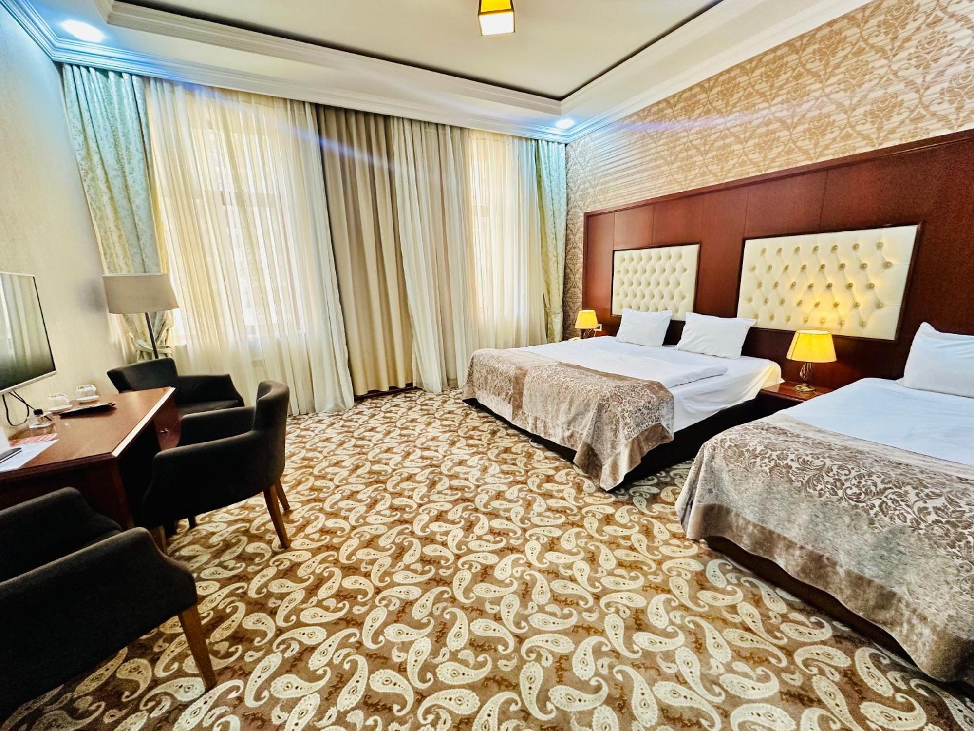 Clover Hotel Baku Formula 1 View מראה חיצוני תמונה