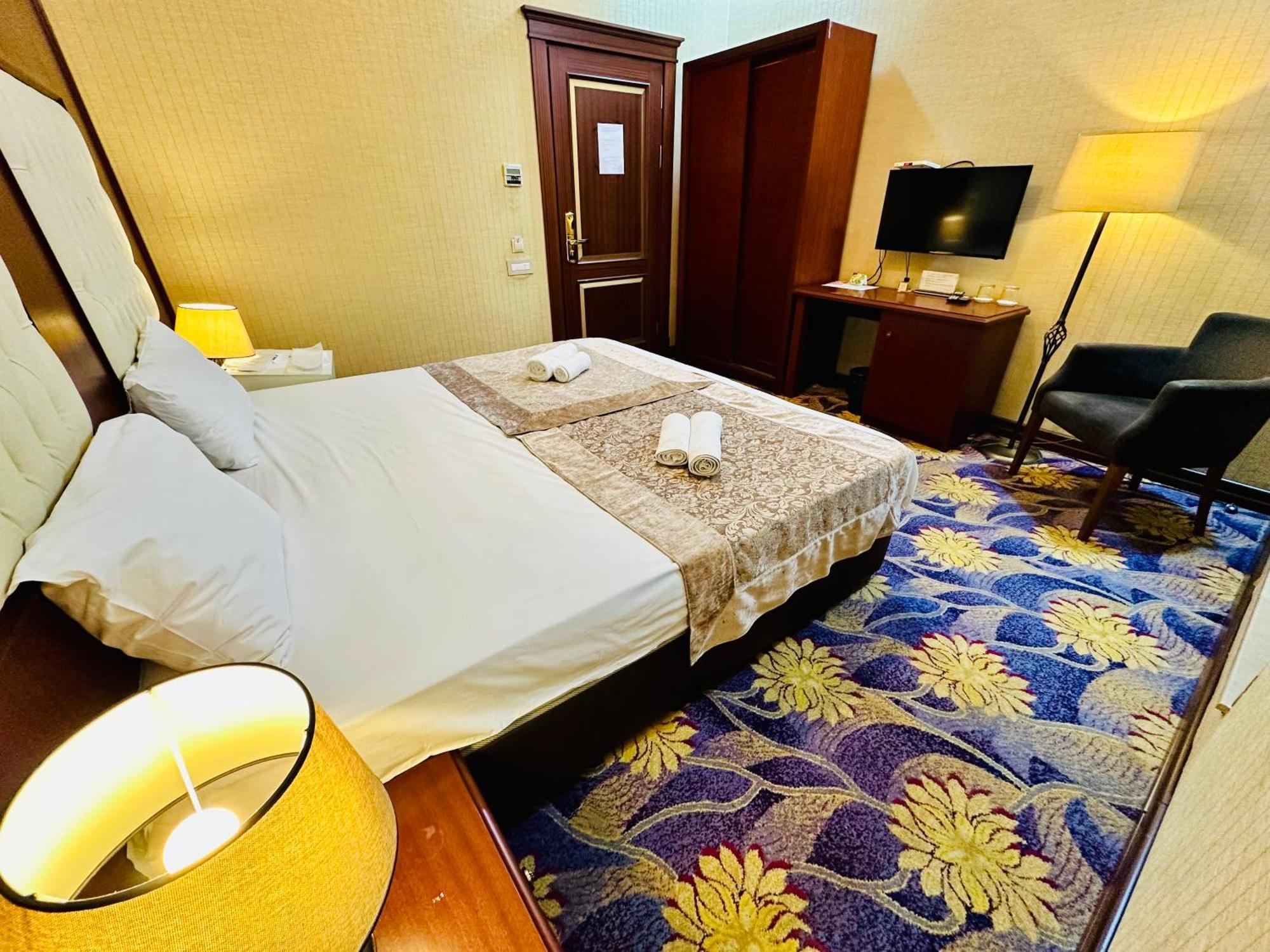 Clover Hotel Baku Formula 1 View מראה חיצוני תמונה