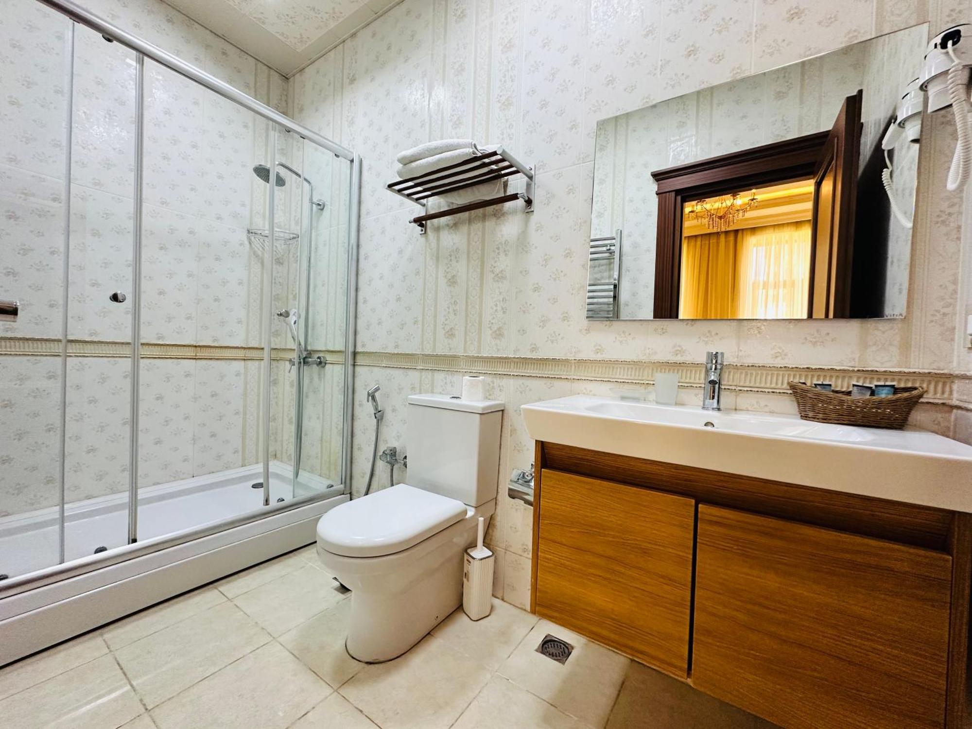 Clover Hotel Baku Formula 1 View מראה חיצוני תמונה