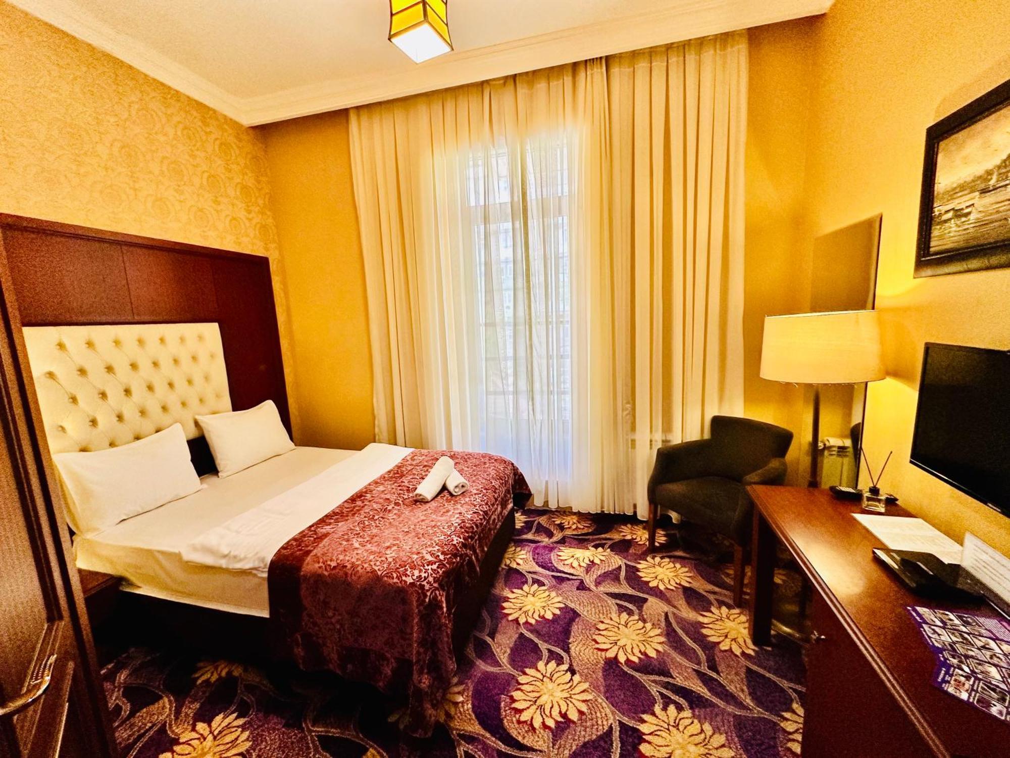 Clover Hotel Baku Formula 1 View מראה חיצוני תמונה