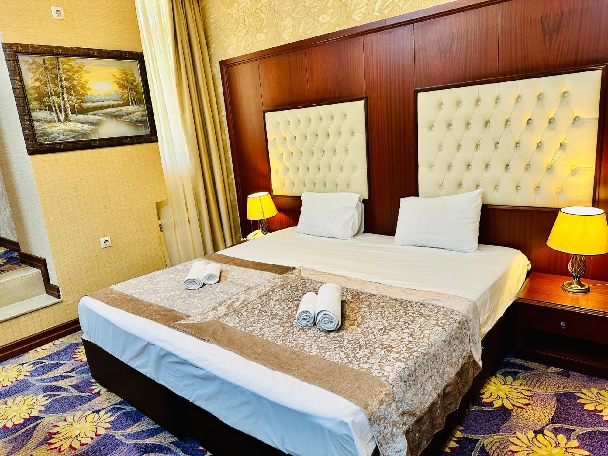 Clover Hotel Baku Formula 1 View מראה חיצוני תמונה