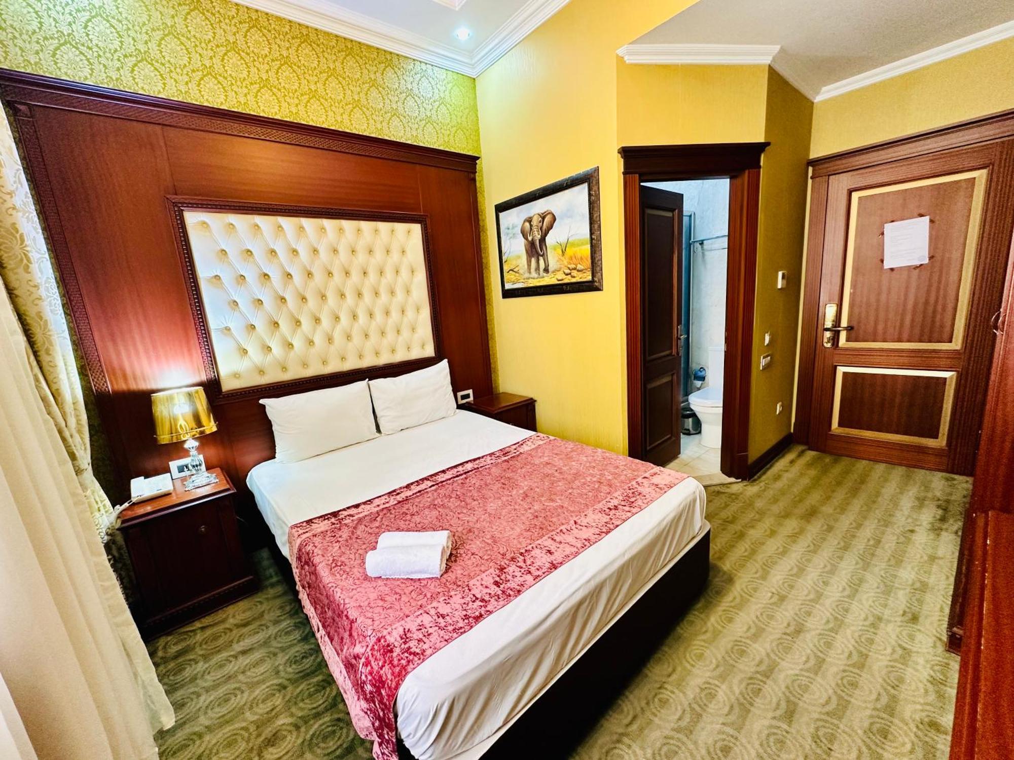 Clover Hotel Baku Formula 1 View מראה חיצוני תמונה