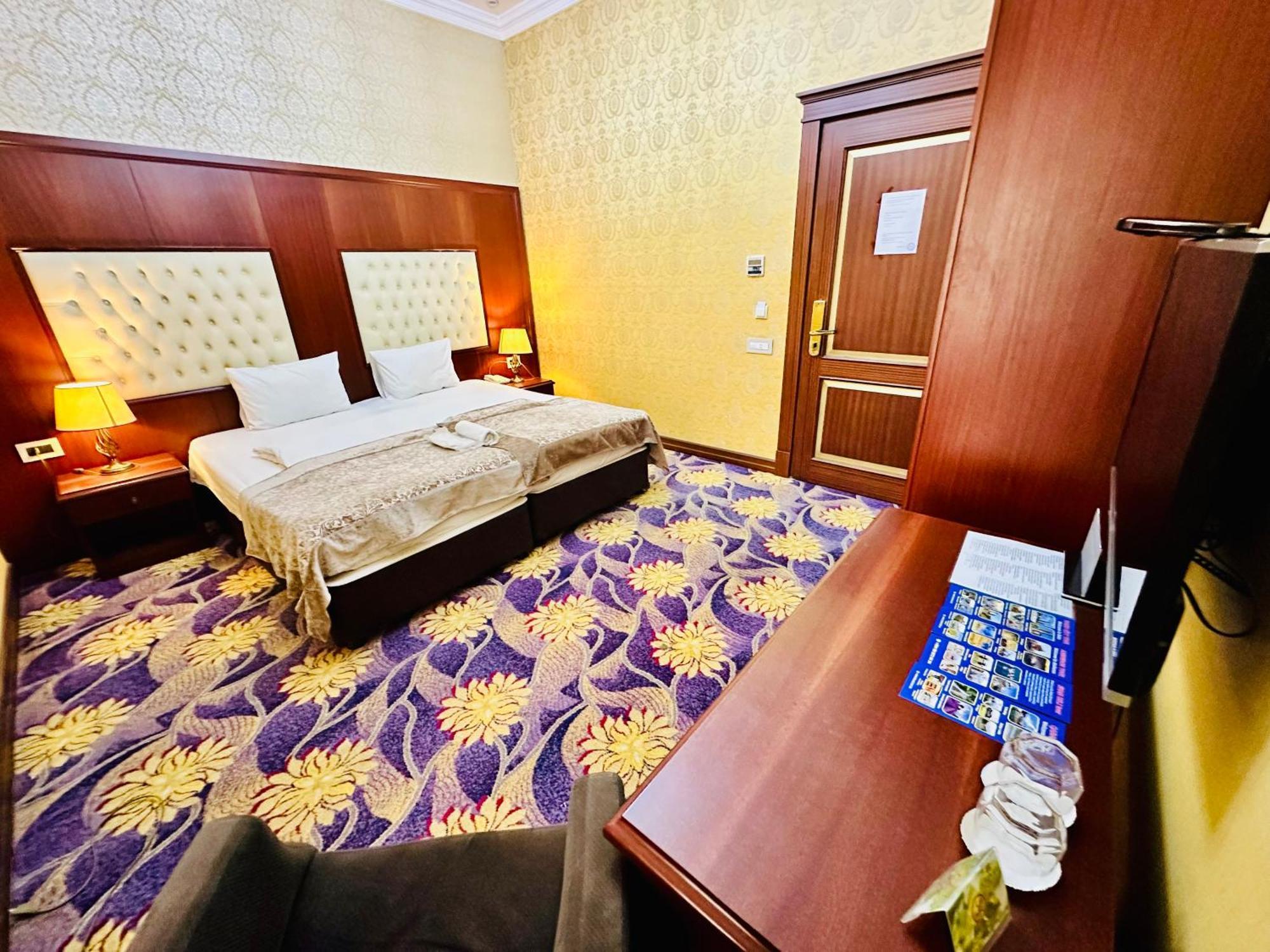 Clover Hotel Baku Formula 1 View מראה חיצוני תמונה
