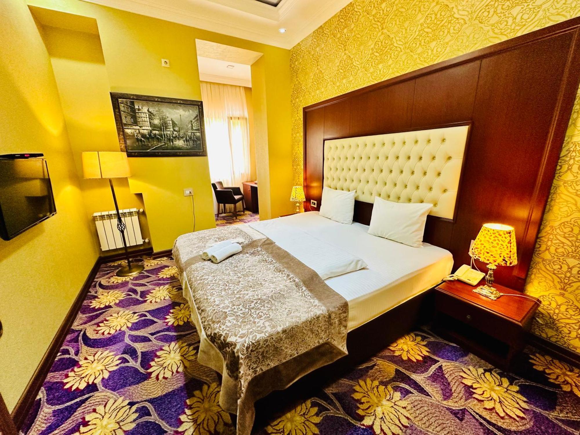 Clover Hotel Baku Formula 1 View מראה חיצוני תמונה
