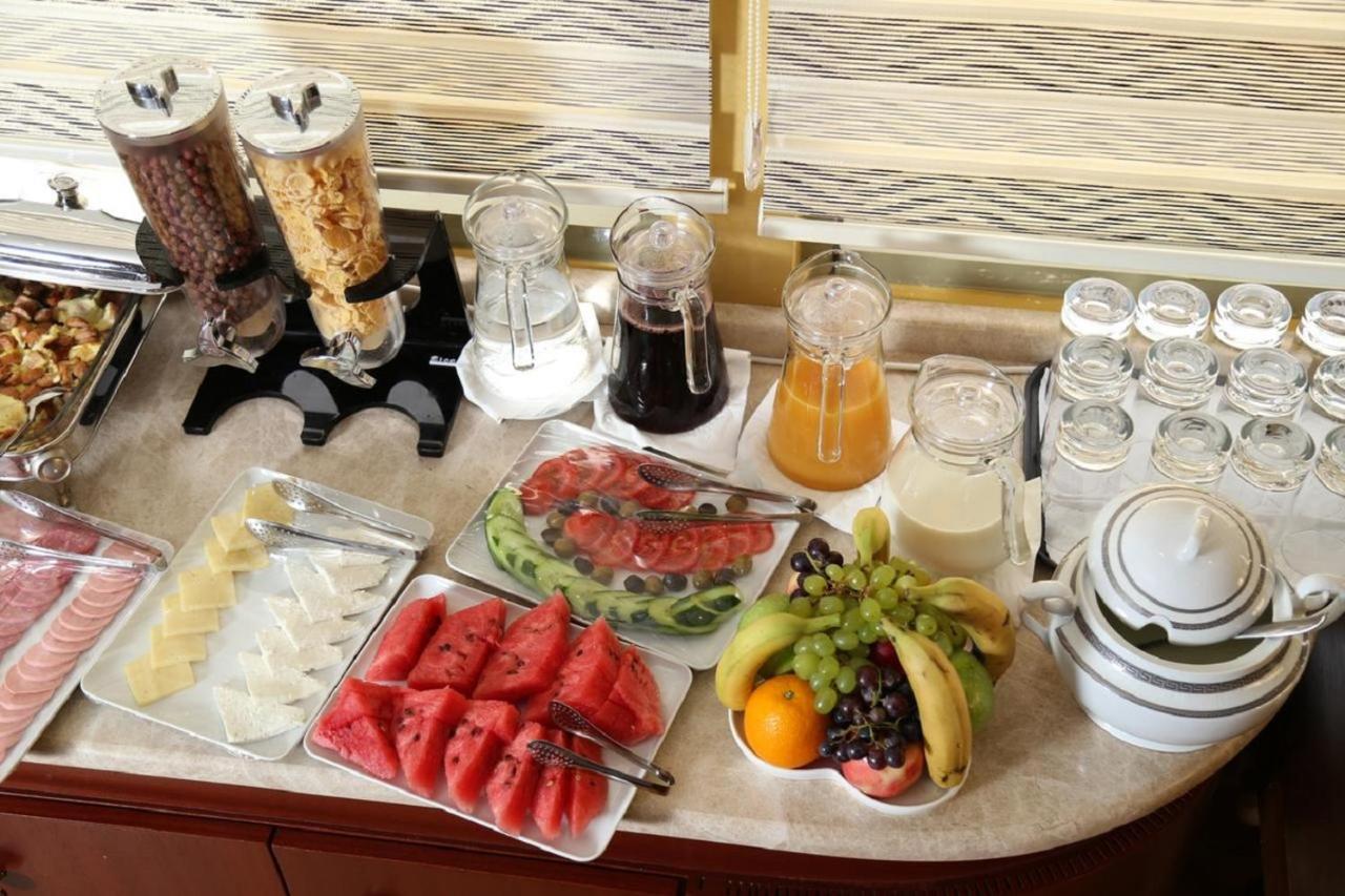 Clover Hotel Baku Formula 1 View מראה חיצוני תמונה