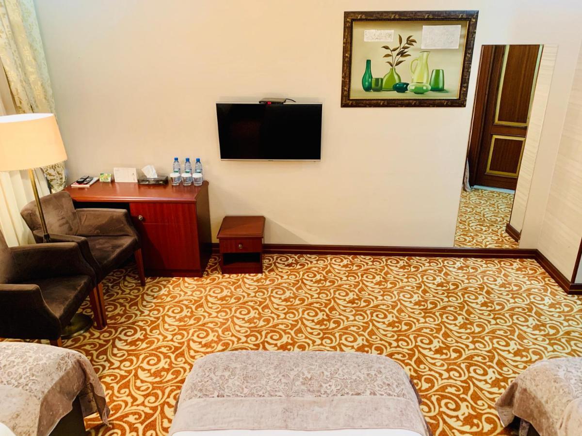 Clover Hotel Baku Formula 1 View מראה חיצוני תמונה