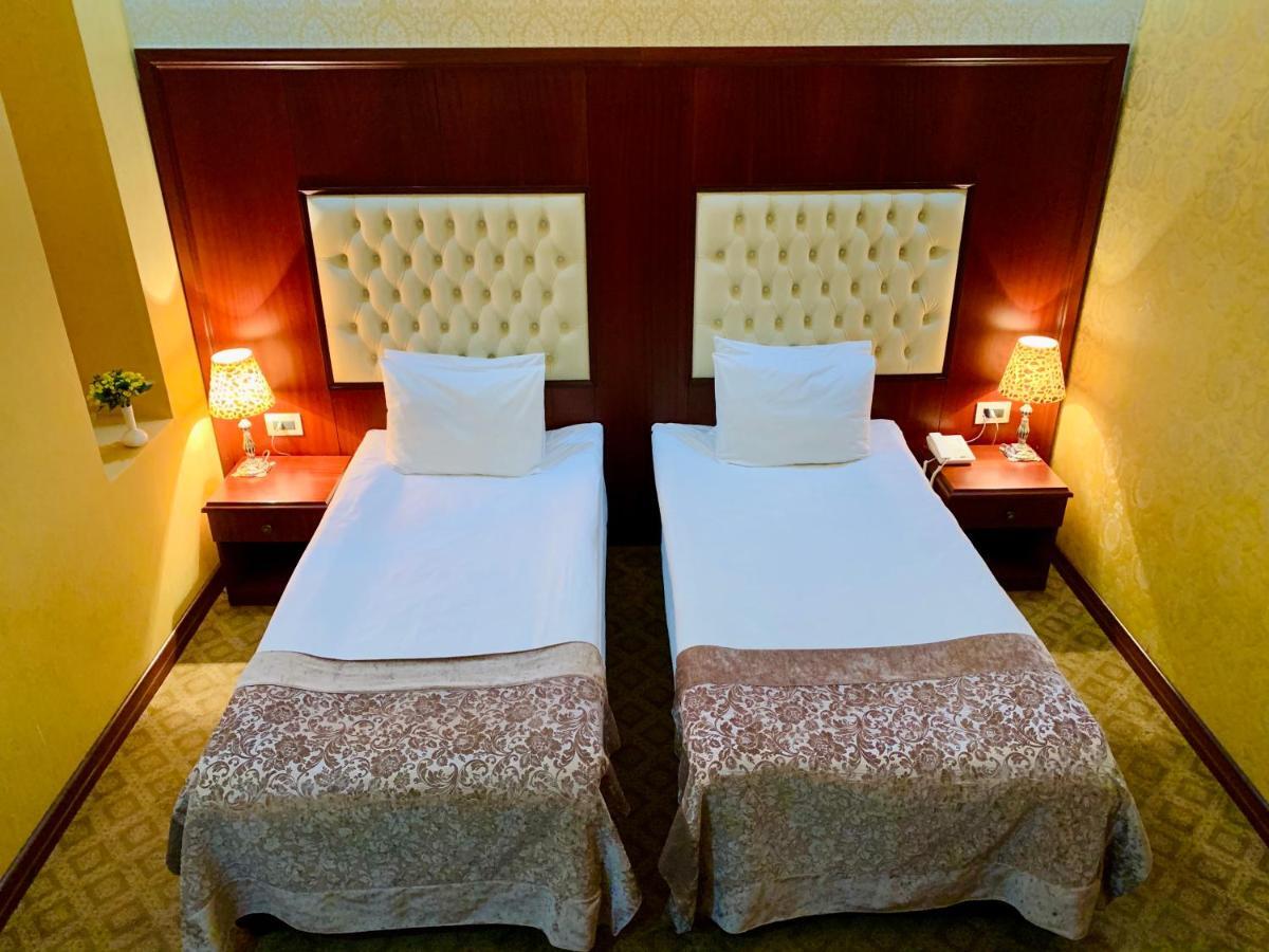 Clover Hotel Baku Formula 1 View מראה חיצוני תמונה