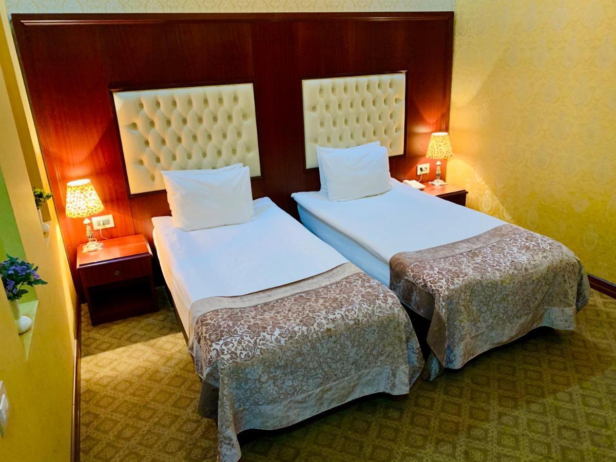 Clover Hotel Baku Formula 1 View מראה חיצוני תמונה
