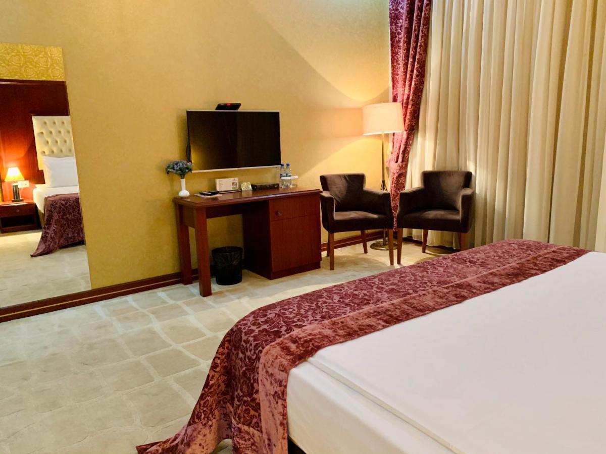 Clover Hotel Baku Formula 1 View מראה חיצוני תמונה