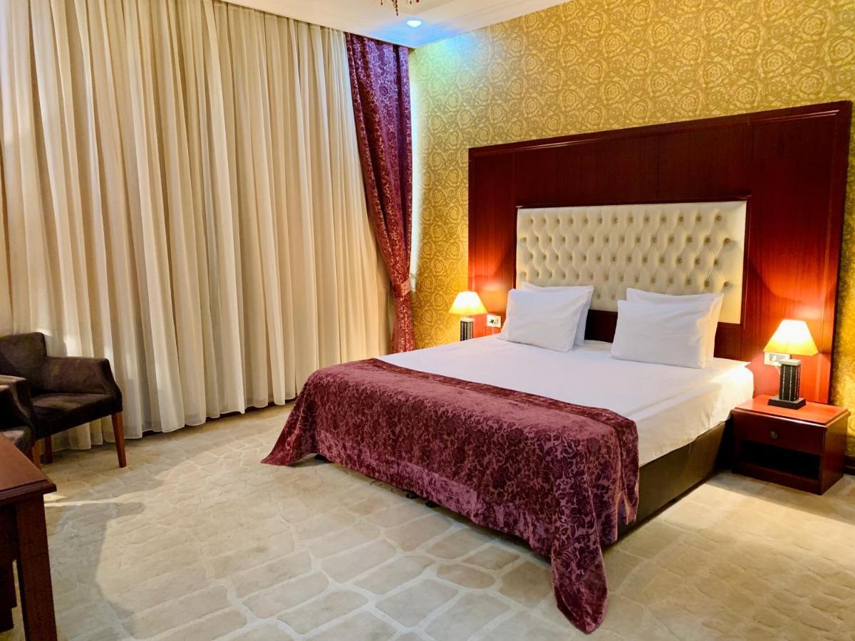 Clover Hotel Baku Formula 1 View מראה חיצוני תמונה