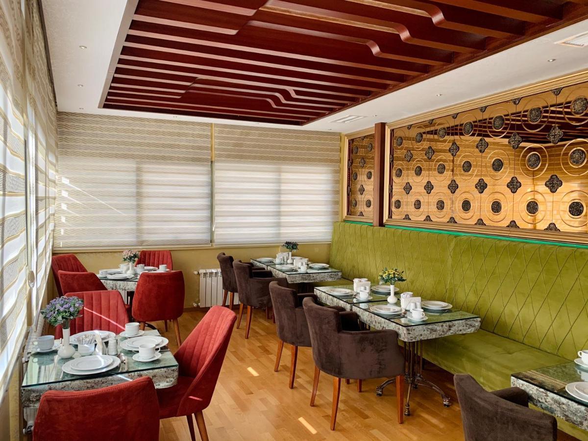 Clover Hotel Baku Formula 1 View מראה חיצוני תמונה